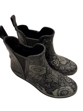 Capelli of New York Black Floral Chelsea Rain Boots for Women